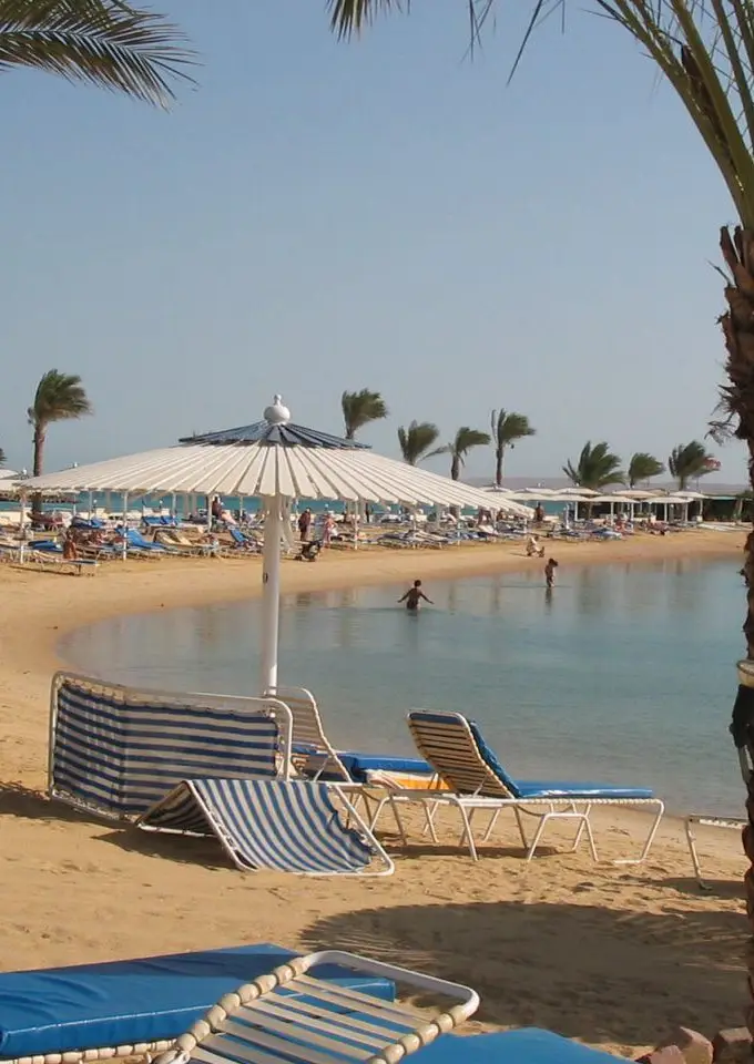 A hotel beach in Hurghada on Egypt's Red Sea coast (file photo, not connected to the occupancy figures reported)
