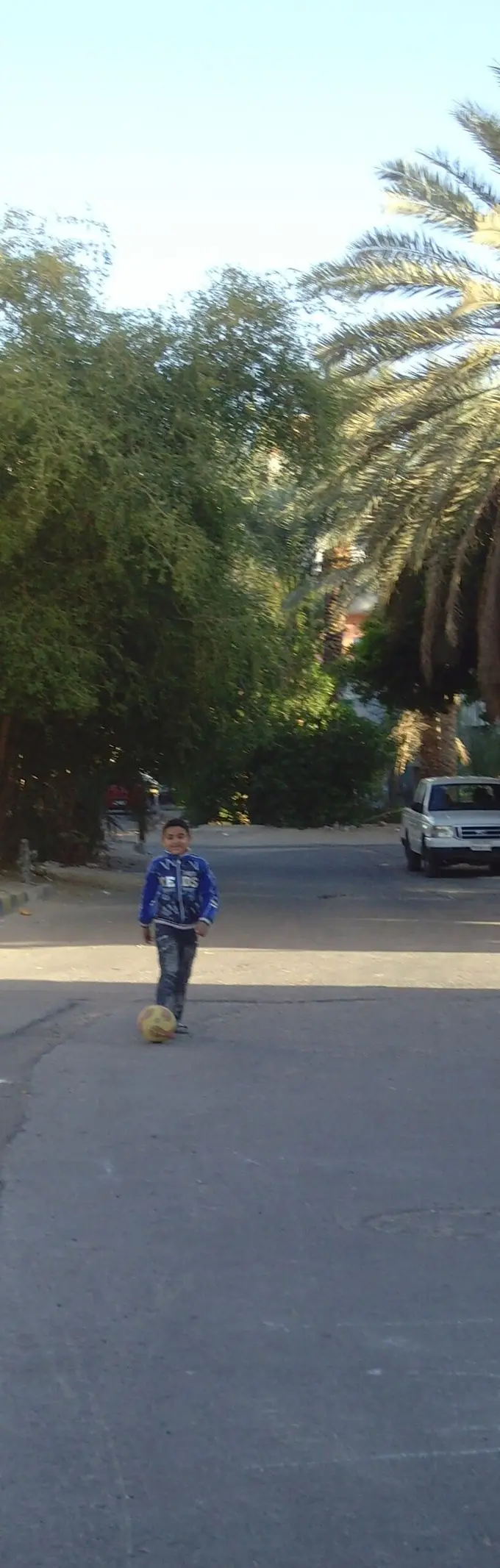 A street in Hurghada. The photograph is not of the Mubarak 7 district described in this report.