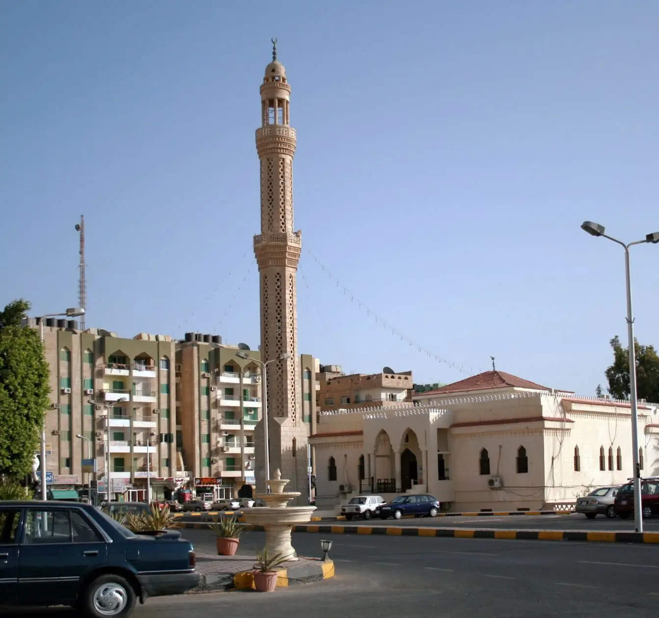 A mosque in Hurghada — a general view of the city's religious architecture, not the Islamic Cultural Centre described in this report
